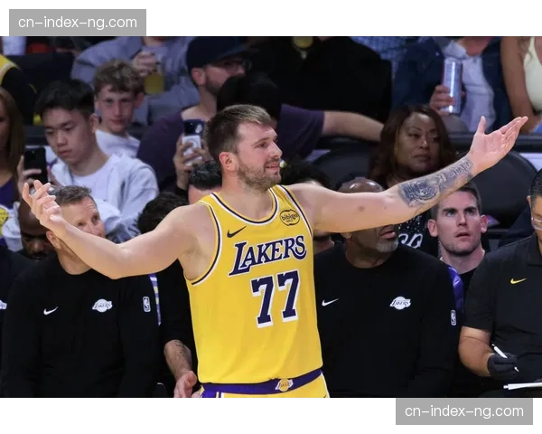 独行侠东契奇负荷管理缺阵 华盛顿替补席14分7篮板攻防实录