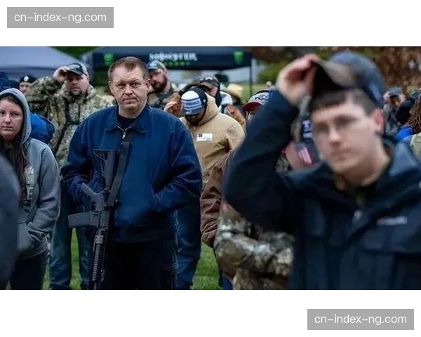 里夫斯从冲突到沉默策略调整 拒访离场表达对判罚争议无奈 里夫斯从冲突到沉默策略调整 拒访离场表达对判罚争议无奈